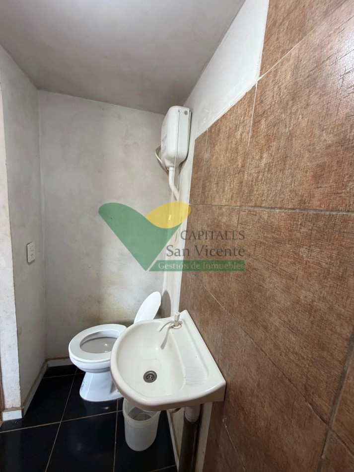 CASA, DEPTOS Y GALPONES FRENTE A RUTA NAC.N° 14