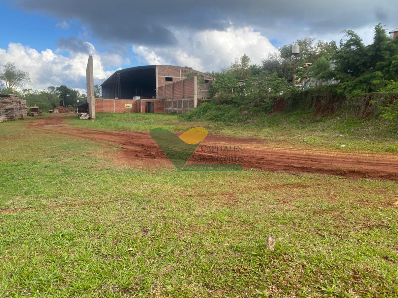 TERRENO CON TINGLADO EN CONSTRUCCION 