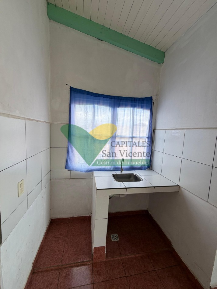 CASA, DEPTOS Y GALPONES FRENTE A RUTA NAC.N° 14