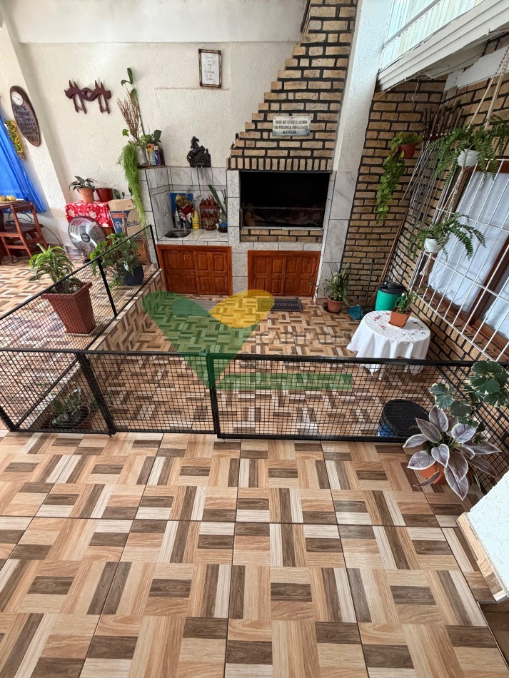 CASA, DEPTOS Y GALPONES FRENTE A RUTA NAC.N° 14