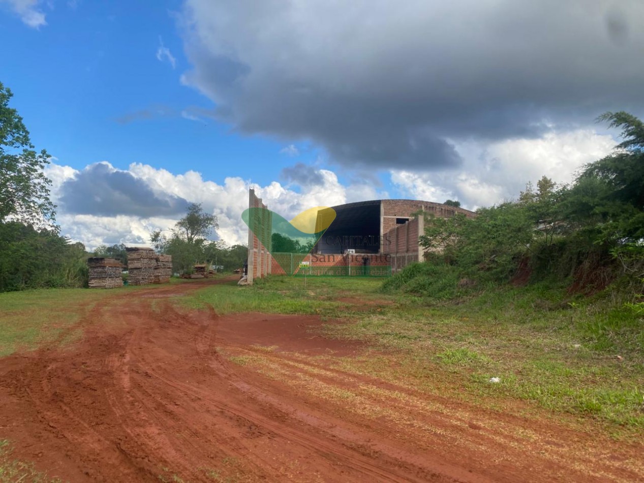 TERRENO CON TINGLADO EN CONSTRUCCION 